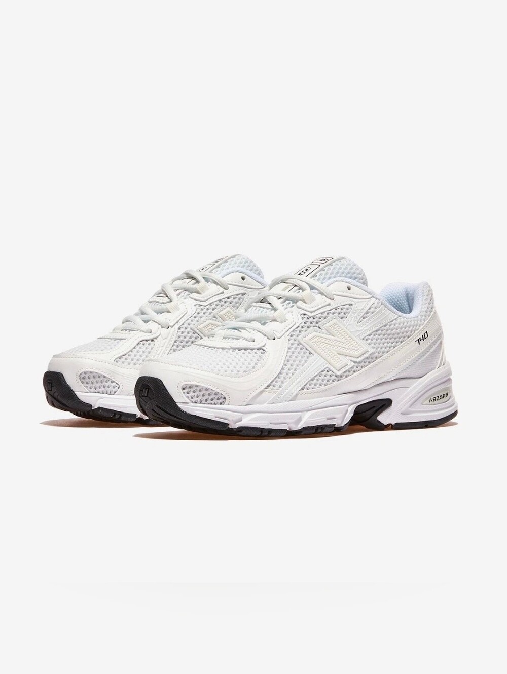 New Balance Men's White Athletic Running Shoes with Black Outsole Accents